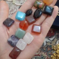 سنگ های دونه ای شکلی