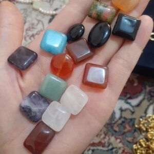 سنگ های دونه ای شکلی