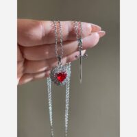 گردنبند قلب و شمشیر